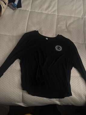 Long sleeve graphic tee